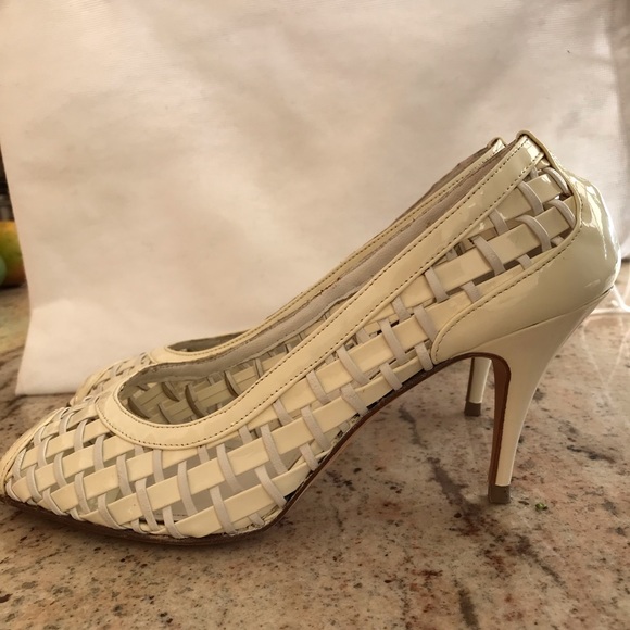Luca Luca Peep Toe Ivory Netted Heels - Picture 5 of 8